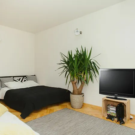 Lucka - California Dreaming B24.2 Apartman Varsó